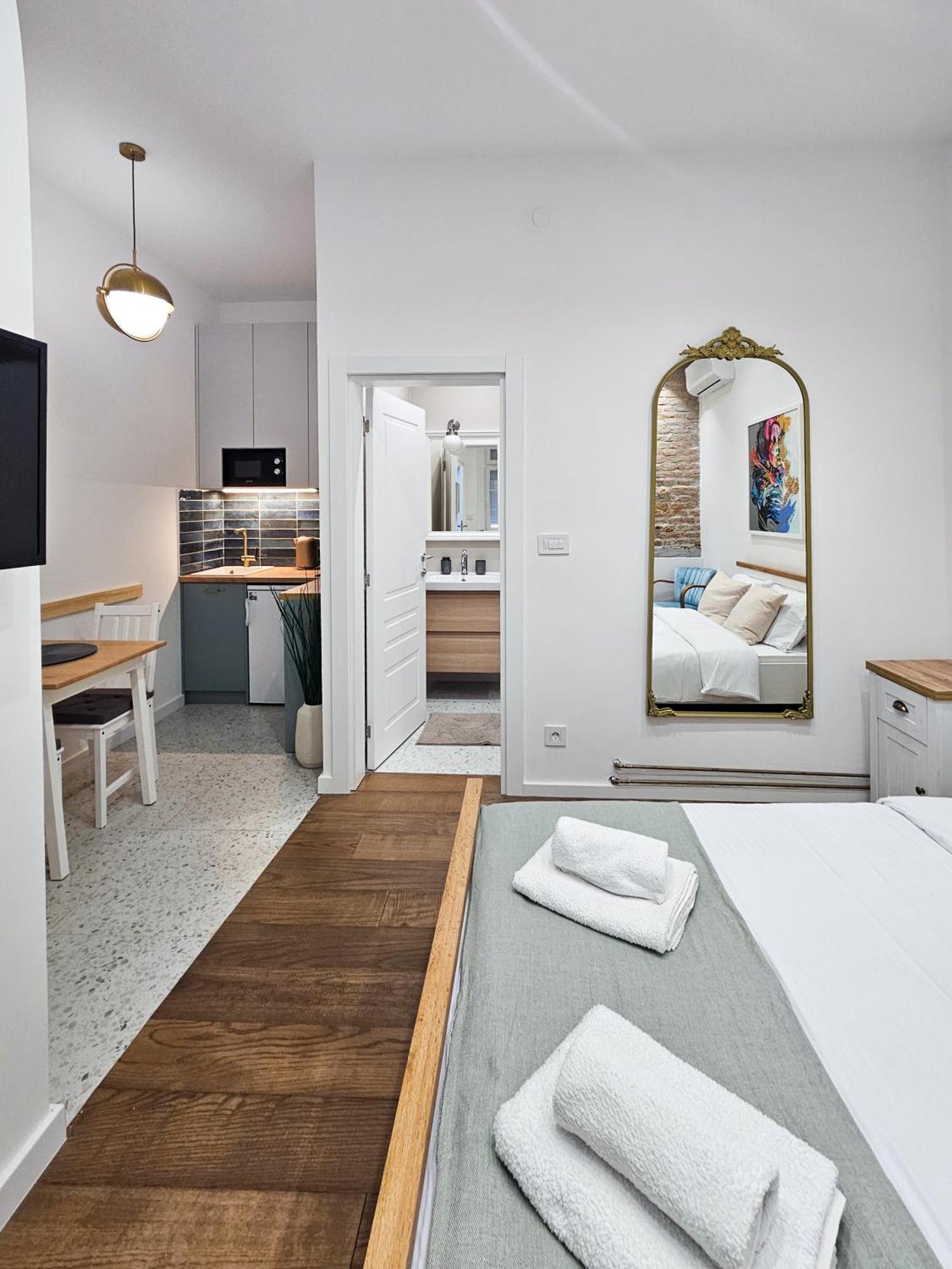 Easy Life Apartment Белград Екстериор снимка